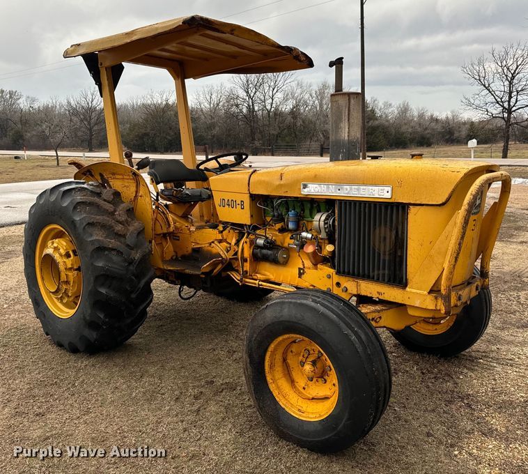 image for item NU9542 1976 John Deere 401-B tractor