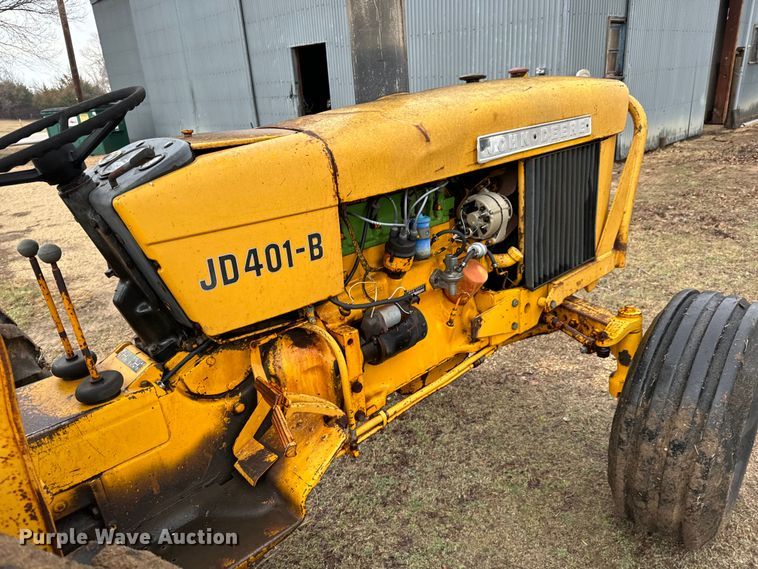 image for item NU9542 1976 John Deere 401-B tractor