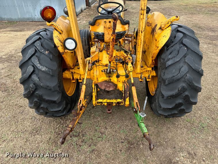 image for item NU9542 1976 John Deere 401-B tractor