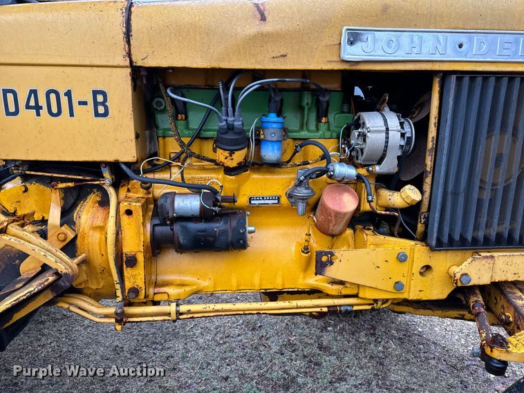 image for item NU9542 1976 John Deere 401-B tractor