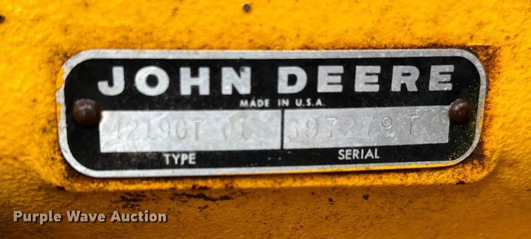 image for item NU9542 1976 John Deere 401-B tractor