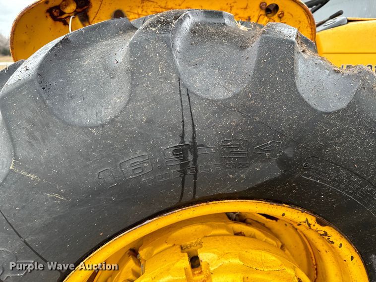 image for item NU9542 1976 John Deere 401-B tractor