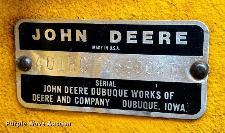 image for item NU9542 1976 John Deere 401-B tractor