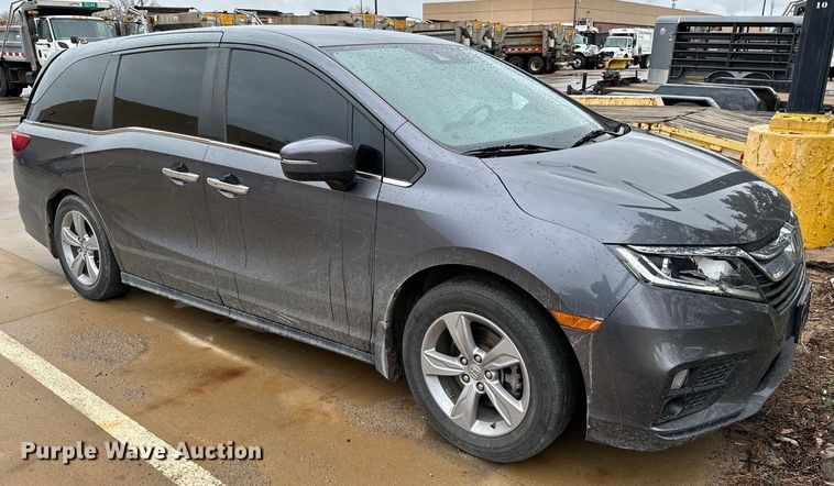 image for item NU9545 2020 Honda Odyssey van