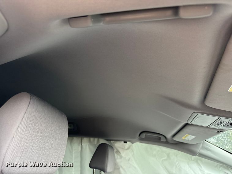 image for item NU9545 2020 Honda Odyssey van