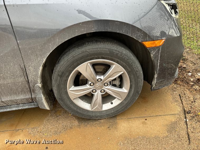 image for item NU9545 2020 Honda Odyssey van