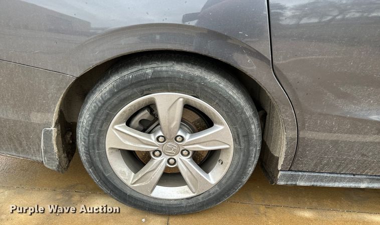 image for item NU9545 2020 Honda Odyssey van