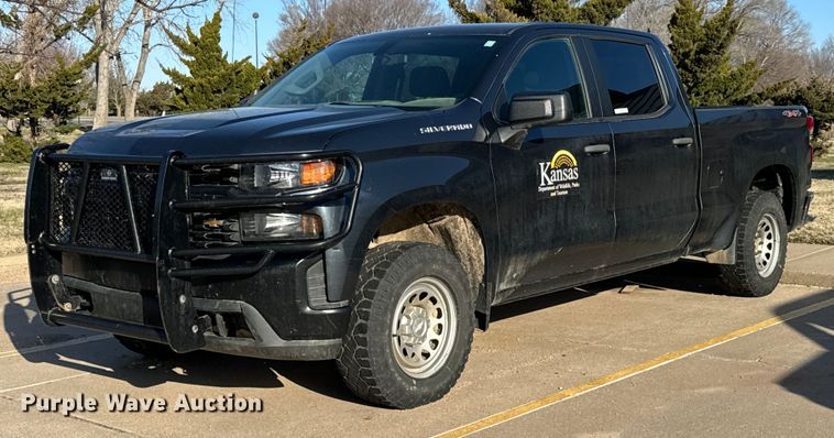 image for item NU9547 2019 Chevrolet Silverado 1500 Crew Cab pickup truck