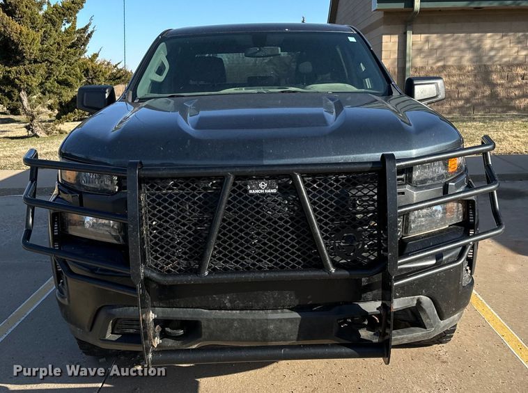 image for item NU9547 2019 Chevrolet Silverado 1500 Crew Cab pickup truck