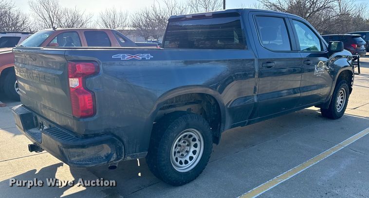 image for item NU9547 2019 Chevrolet Silverado 1500 Crew Cab pickup truck