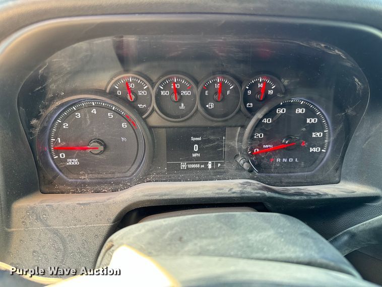 image for item NU9547 2019 Chevrolet Silverado 1500 Crew Cab pickup truck