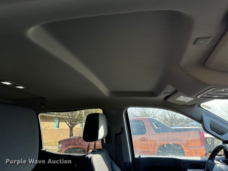 image for item NU9547 2019 Chevrolet Silverado 1500 Crew Cab pickup truck