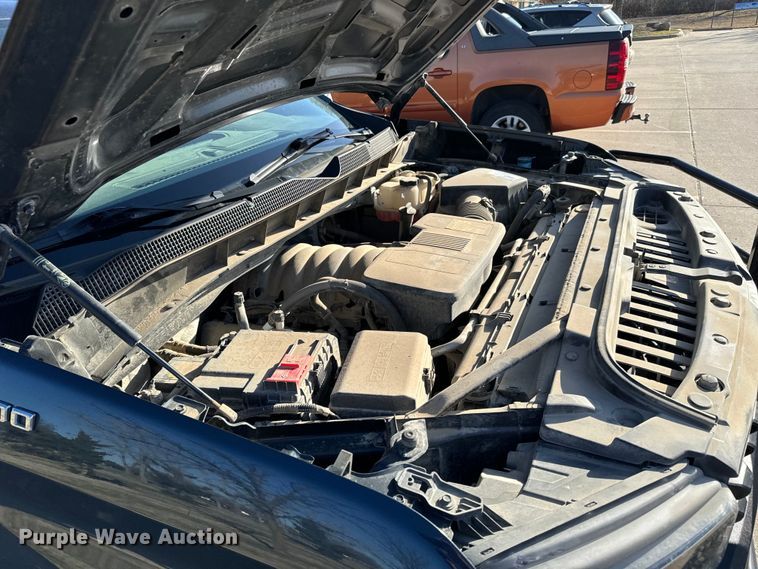 image for item NU9547 2019 Chevrolet Silverado 1500 Crew Cab pickup truck