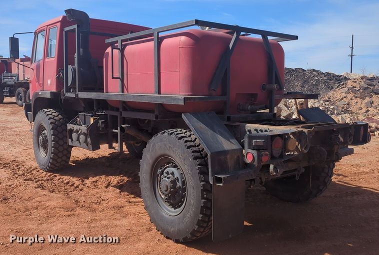 image for item NZ9377 1997 Stewart Stevenson M1078 tank truck