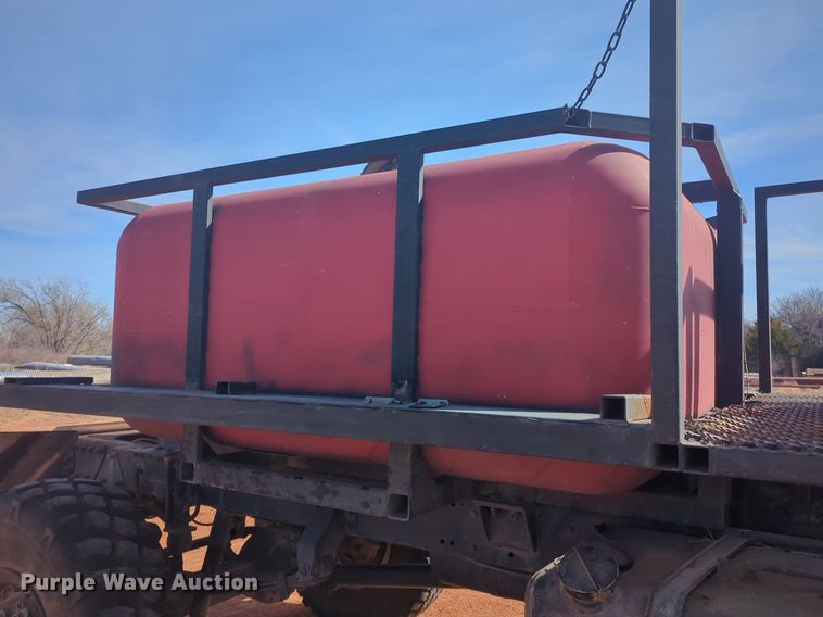 image for item NZ9377 1997 Stewart Stevenson M1078 tank truck