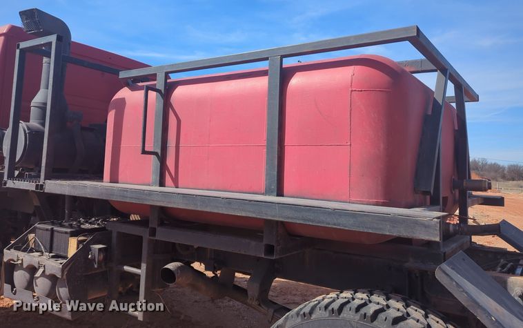 image for item NZ9377 1997 Stewart Stevenson M1078 tank truck