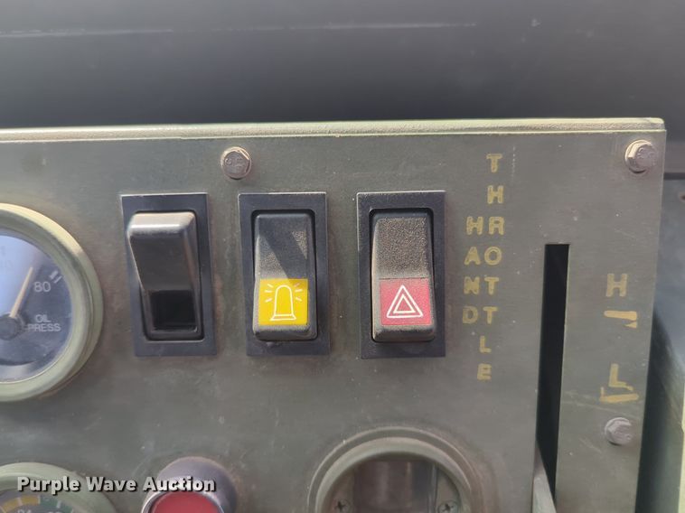 image for item NZ9377 1997 Stewart Stevenson M1078 tank truck