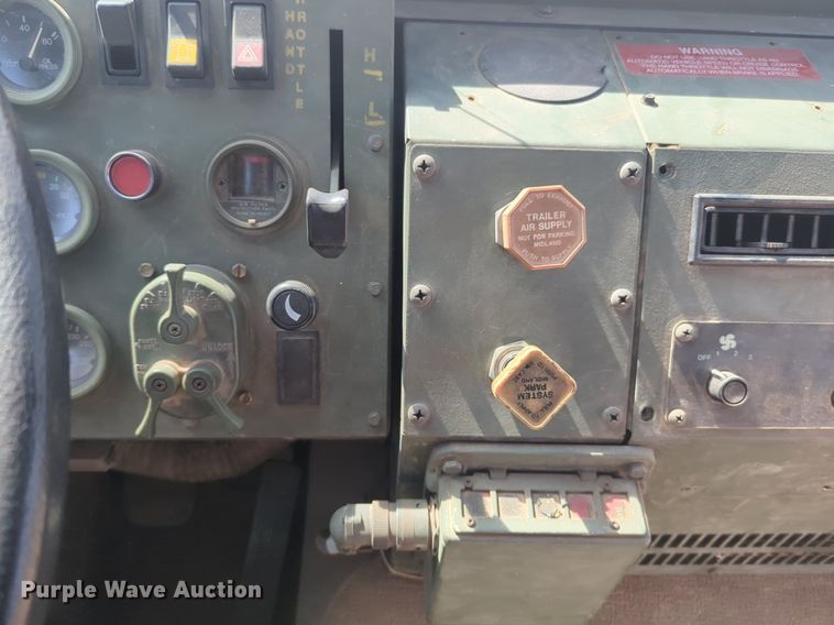 image for item NZ9377 1997 Stewart Stevenson M1078 tank truck