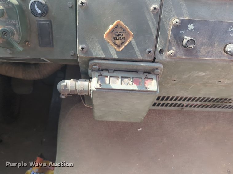 image for item NZ9377 1997 Stewart Stevenson M1078 tank truck