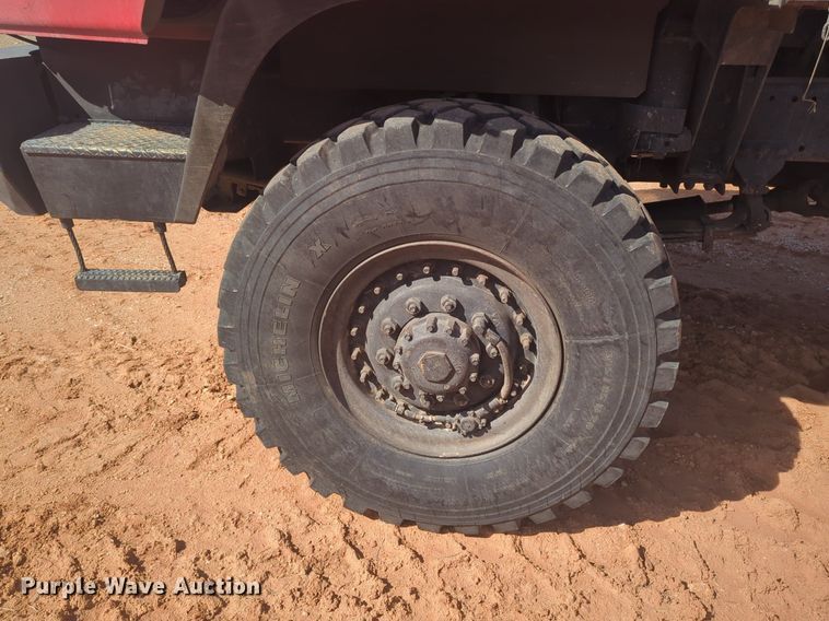 image for item NZ9377 1997 Stewart Stevenson M1078 tank truck