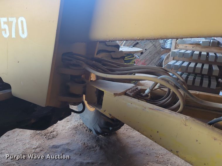 image for item NZ9378 John Deere  570 motor grader