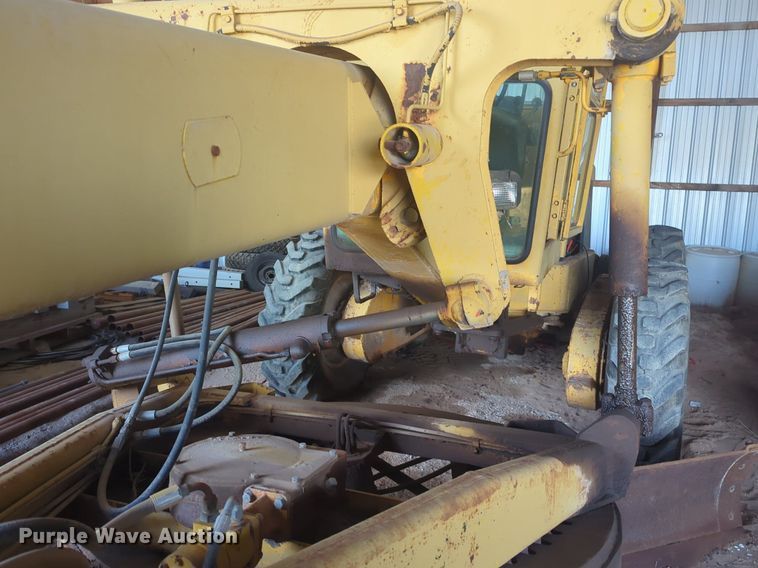 image for item NZ9378 John Deere  570 motor grader