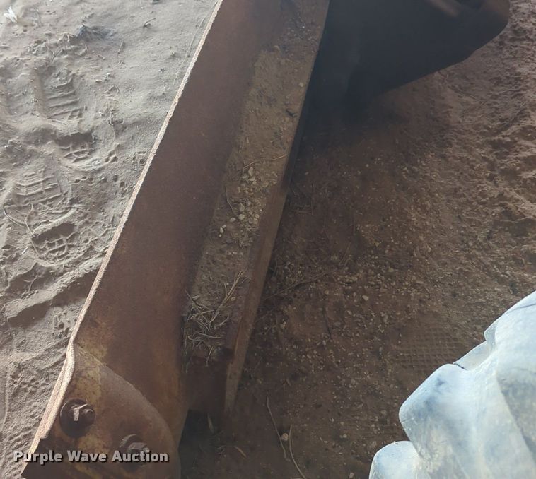 image for item NZ9378 John Deere  570 motor grader