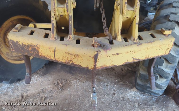 image for item NZ9378 John Deere  570 motor grader