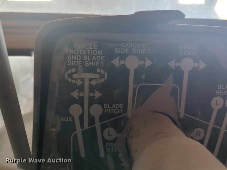 image for item NZ9378 John Deere  570 motor grader