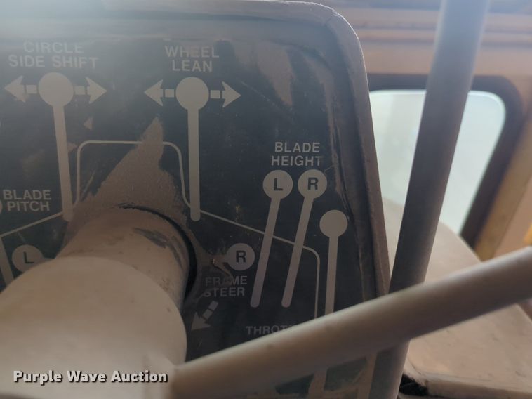 image for item NZ9378 John Deere  570 motor grader