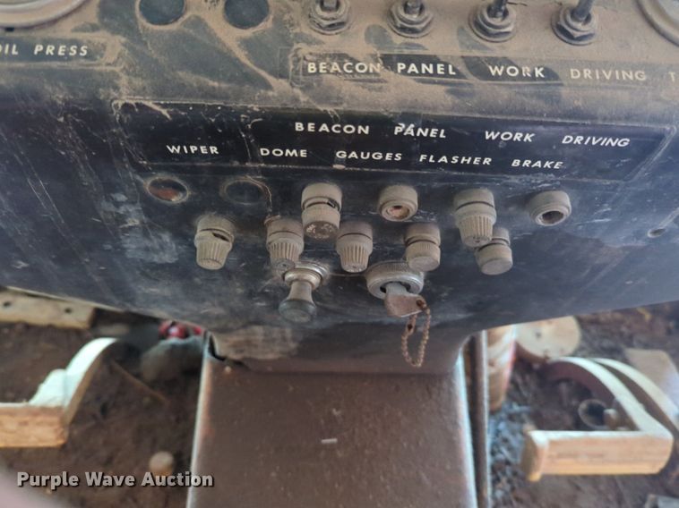 image for item NZ9378 John Deere  570 motor grader