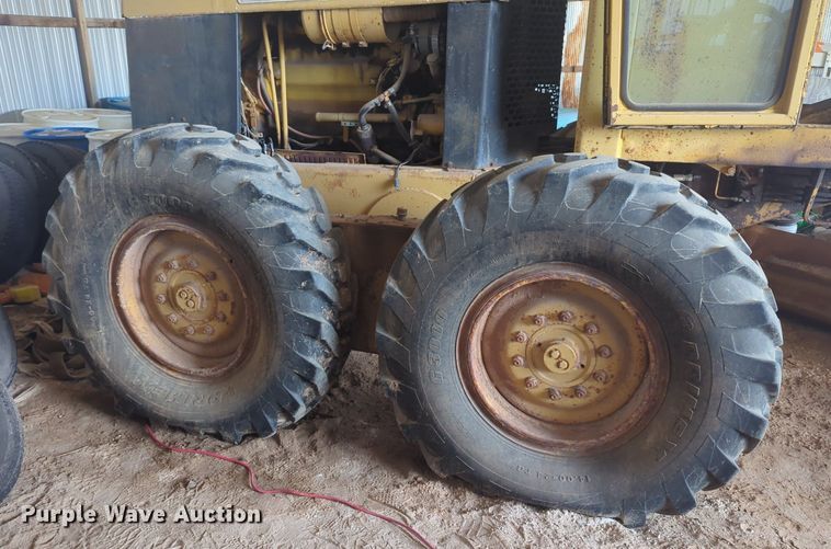 image for item NZ9378 John Deere  570 motor grader