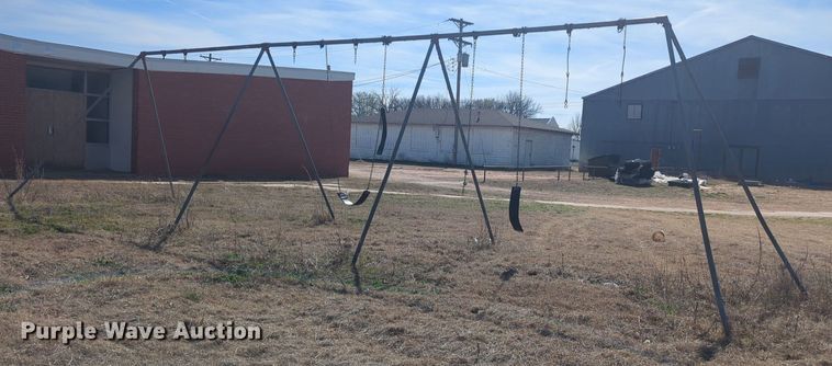 image for item NZ9379 Playground equipment 