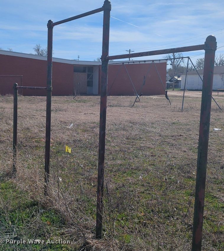 image for item NZ9379 Playground equipment 