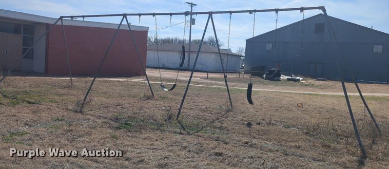 image for item NZ9379 Playground equipment 