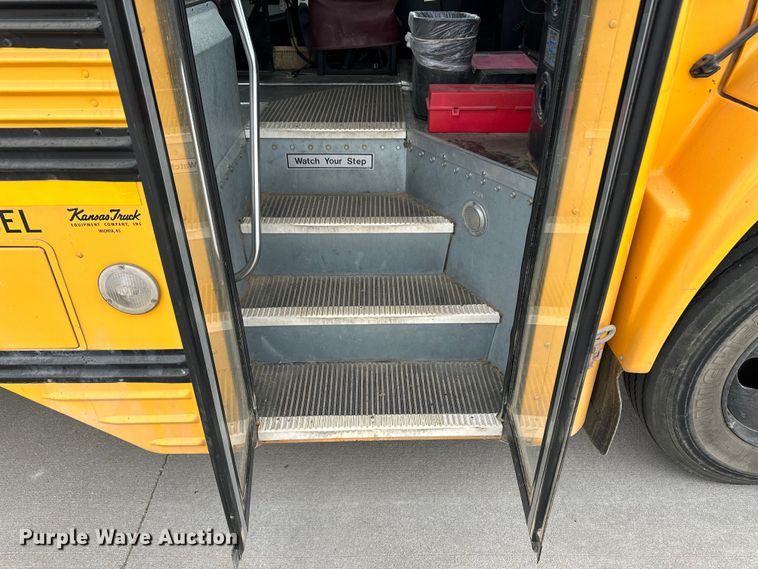image for item OA9643 2003 Blue Bird school bus