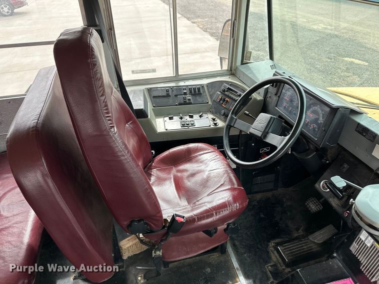 image for item OA9643 2003 Blue Bird school bus