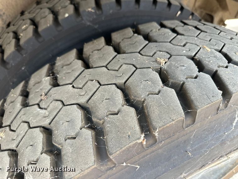 image for item OA9643 2003 Blue Bird school bus