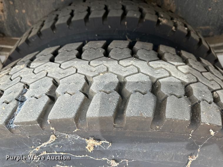 image for item OA9643 2003 Blue Bird school bus