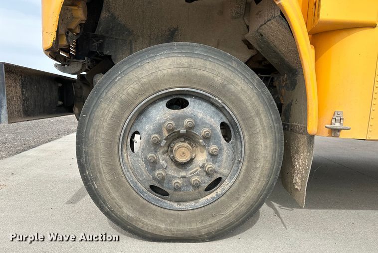 image for item OA9643 2003 Blue Bird school bus