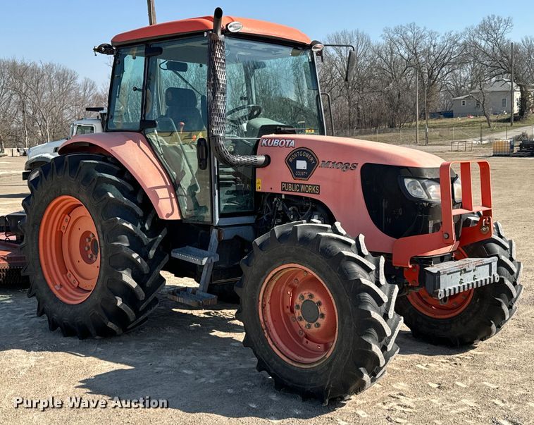 image for item OJ9583 Kubota M108S MFWD tractor