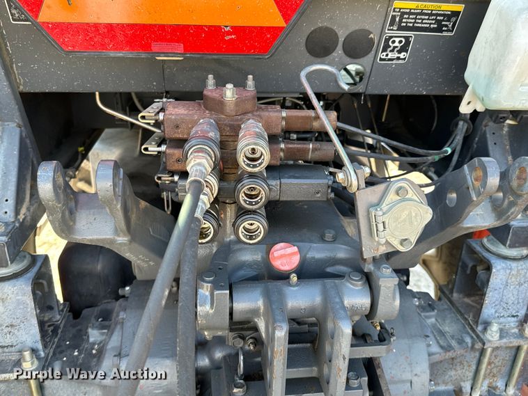 image for item OJ9583 Kubota M108S MFWD tractor