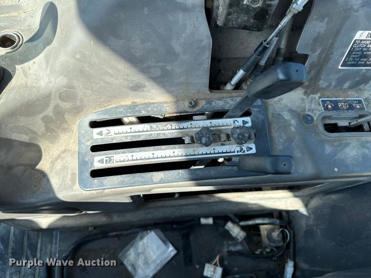 image for item OJ9583 Kubota M108S MFWD tractor