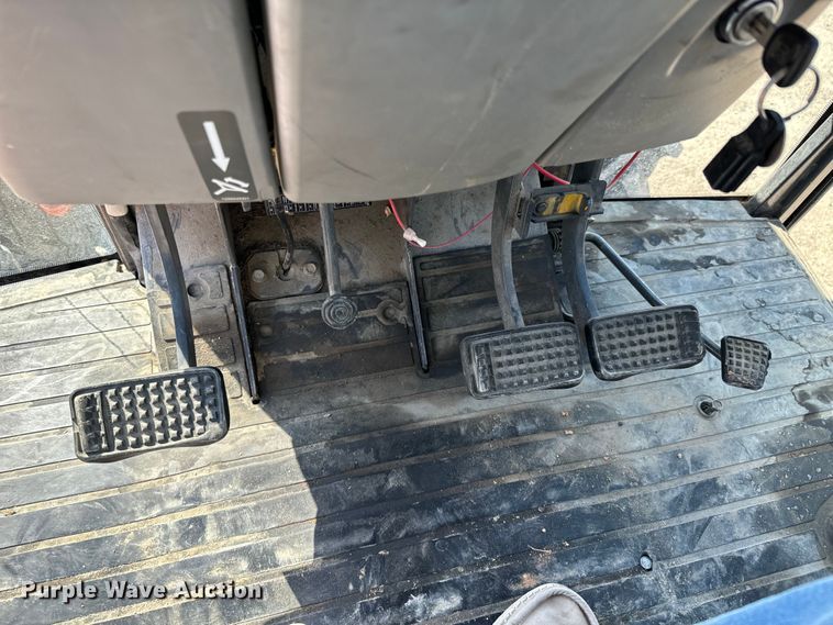 image for item OJ9583 Kubota M108S MFWD tractor