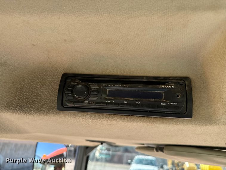 image for item OJ9583 Kubota M108S MFWD tractor