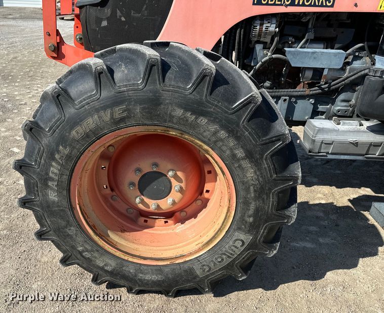 image for item OJ9583 Kubota M108S MFWD tractor