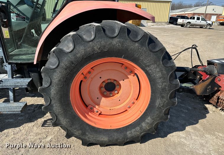 image for item OJ9583 Kubota M108S MFWD tractor
