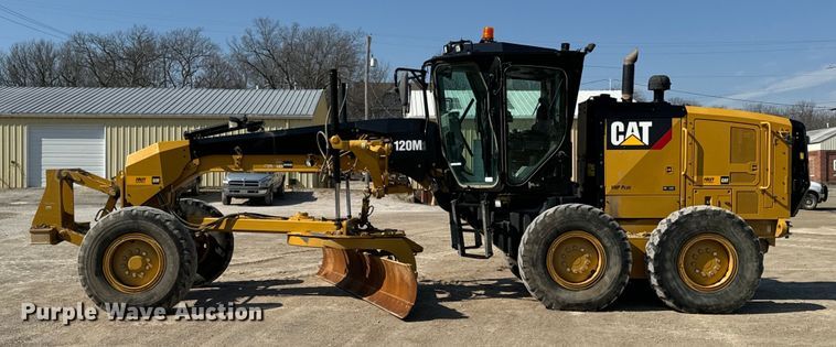 image for item OJ9586 2015 Caterpillar 120M2 motor grader