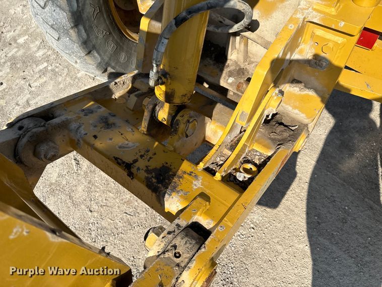 image for item OJ9586 2015 Caterpillar 120M2 motor grader
