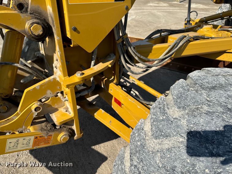 image for item OJ9586 2015 Caterpillar 120M2 motor grader